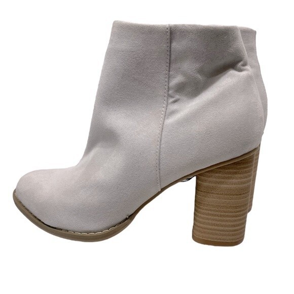 DV Dolce Vita Women’s Faux Suede Zip Up Boots - Picture 5 of 9
